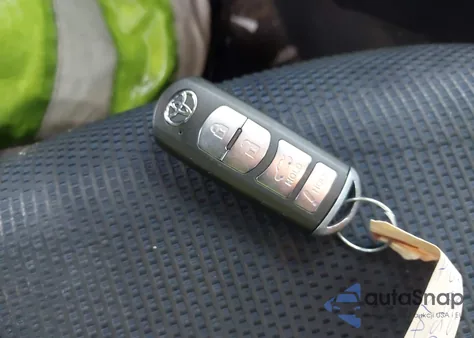 2017 Toyota Yaris Ia z USA, uszkodzony, nr VIN 3MYDLBYV2HY176233